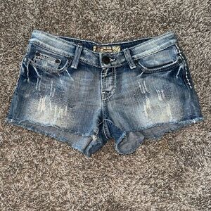 Buckle Sabrina Stretch Jean shorts - Size 25 - Super Cute 💕